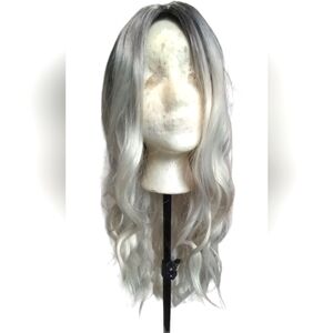 18in Ombre Black and White Synthetic Wavy Wig